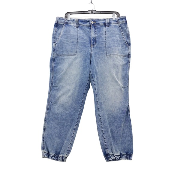 Torrid Women's Plus Size 22R Denim Jogger Pants Acid Wash Elastic Cuff - Picture 1 of 7